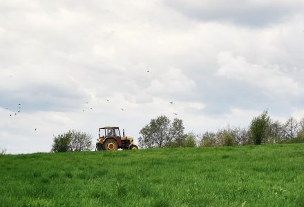 tractor-1351993_1280